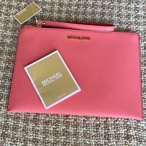 Michael Kors Jet Set Travel XL Clutch Wristlet